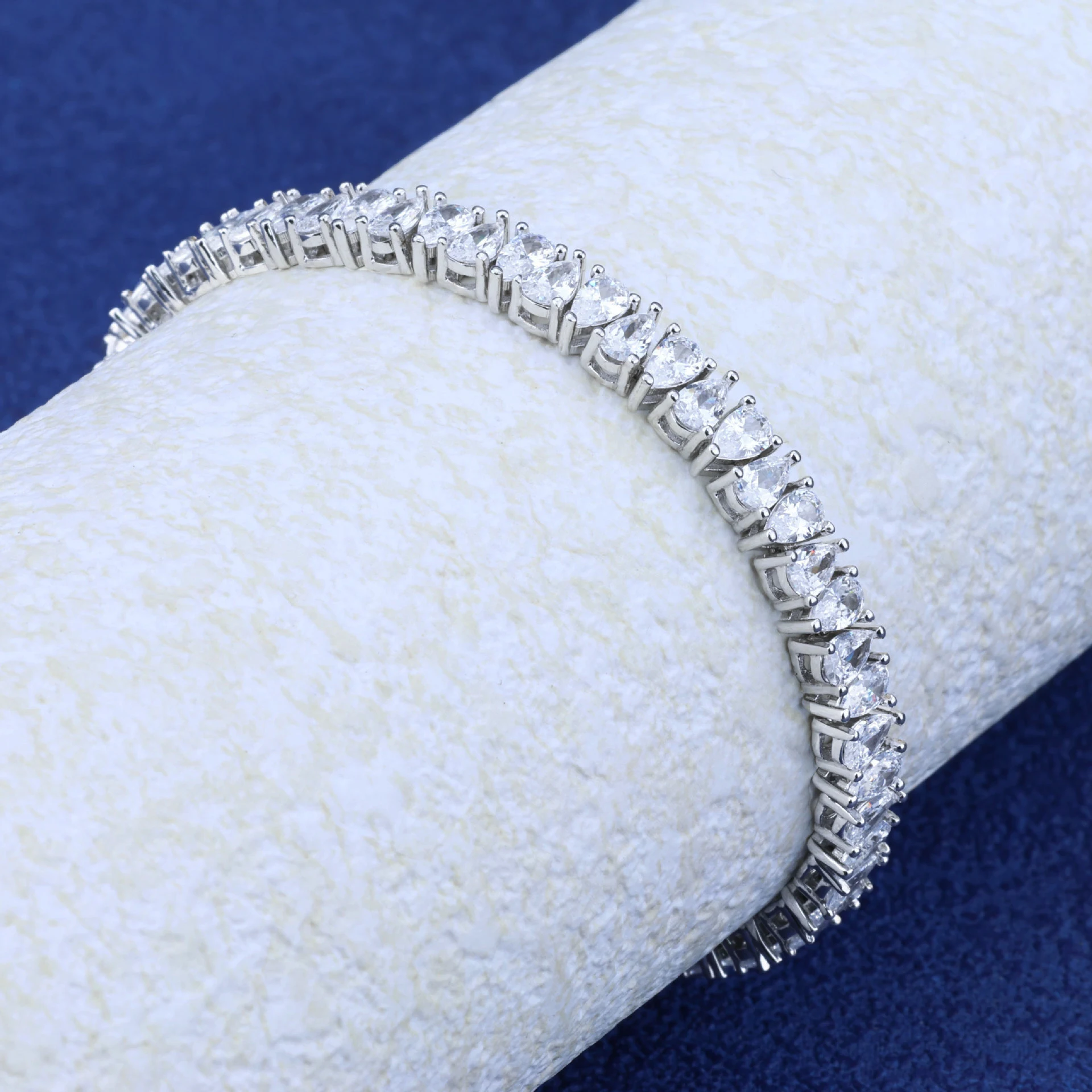 BXINY 3*5mm Pear Cut Moissanite Tennis Bracelets S925 Silver Waterdrop Lab Diamond Hand Chain HipHop Jewelry Gifts GRA Certified - Image 6