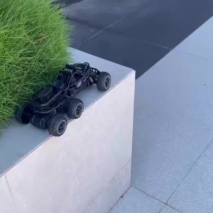 2.4G Alloy Off-Road Vehicle with Six Wheels, Smooth on Irregular Terrain, Sand, and Mountain Roads, Long-Lasting Battery, Perfect for Halloween, Christmas, and Birthday Gifts - Image 7