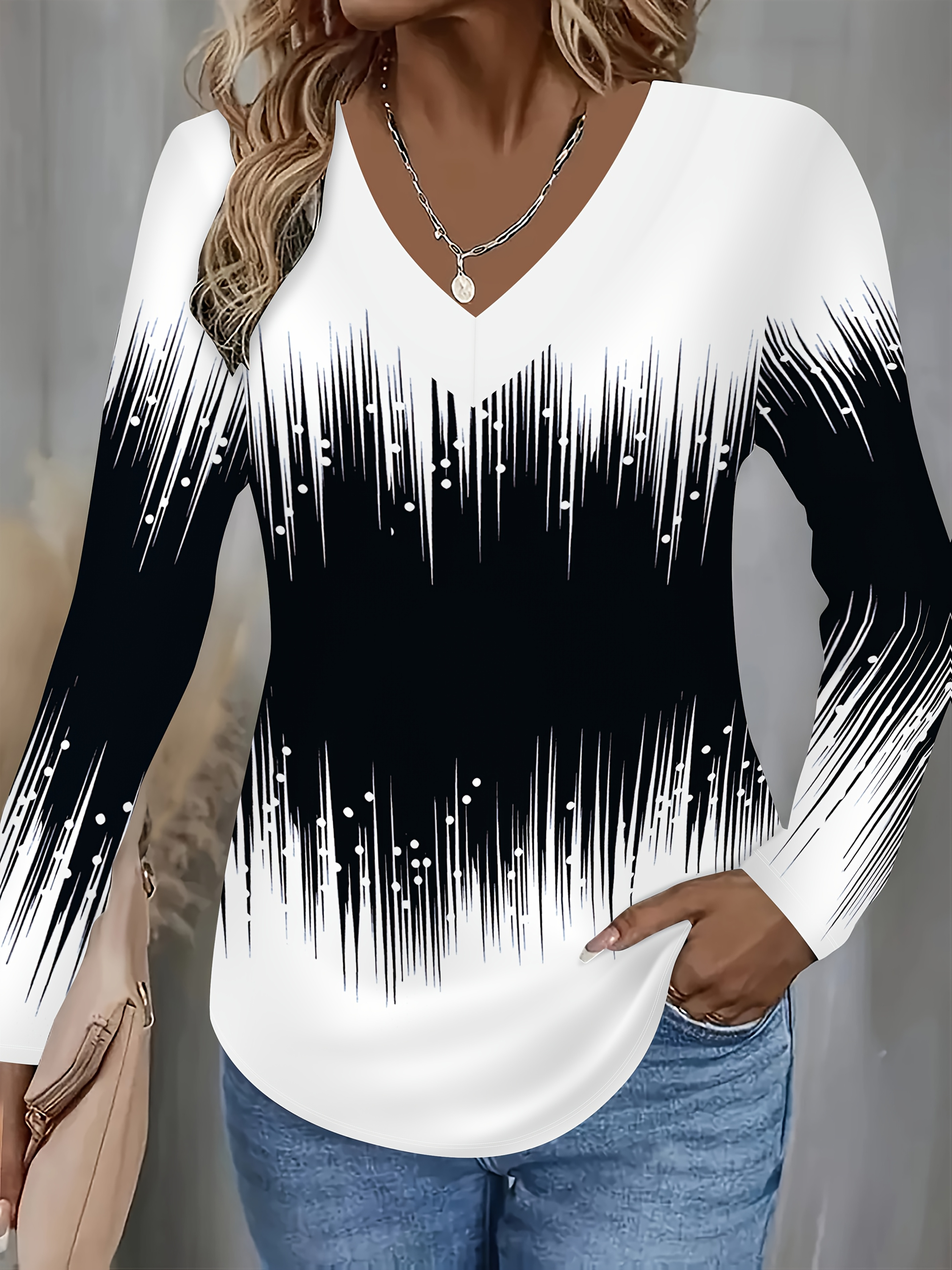 Women'S Elegant Ombre V-Neck Long Sleeve T-Shirt - Black to White Gradient Print, Soft Smooth Texture Casual Top, All-Season Comfortable Shirt with Full-Body Print, Versatile Everyday & Semi-Formal Wear, Durable Smooth Fabric for Women'S Fashion