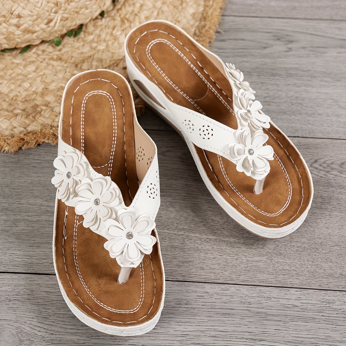 Women'S Fashionable Slip-On Flip-Flops - Casual Open-Toe Flat Shoes with Floral Embellishments, Featuring a Comfortable PU Sole, Suitable for Year-Round Wear, Casual Footwear | Floral Decorated Sandals | Comfortable Shoe Style - Image 9