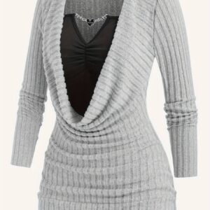 Women's Buttoned Chain Stitching Pleated Textured Light Gray Ribbed Fleece T-Shirt for Autumn and Winter Casual Wear