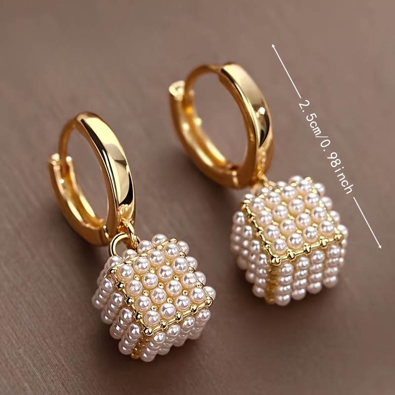 A Pair of Elegant Golden Cubic Imitation Pearl Pendant Earrings, Valentine's Day Gift, Bridal Jewelry - Luxurious Fashion Jewelry Made of Copper, Suitable for Daily Wear and Party Accessories