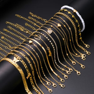 A Set of 19 Women'S Anklets Featuring Golden Hearts, Butterflies, Rhinestones, And Pearl Beads in a Bohemian Style, Adjustable for Layering. Perfect for Vintage Fashion, Holiday Parties, Dates, And Everyday Outfits.