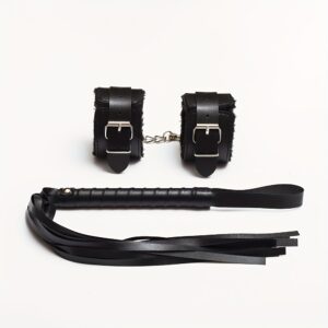 1/2pcs Black Bondage Whip & Restraint Handcuff Set - Roleplay Costume Accessories, PU -like Whip & Cuffs for BDSM, Lingerie Parties, Cosplay (Women/) - Wipe-Clean Care (No Washable)