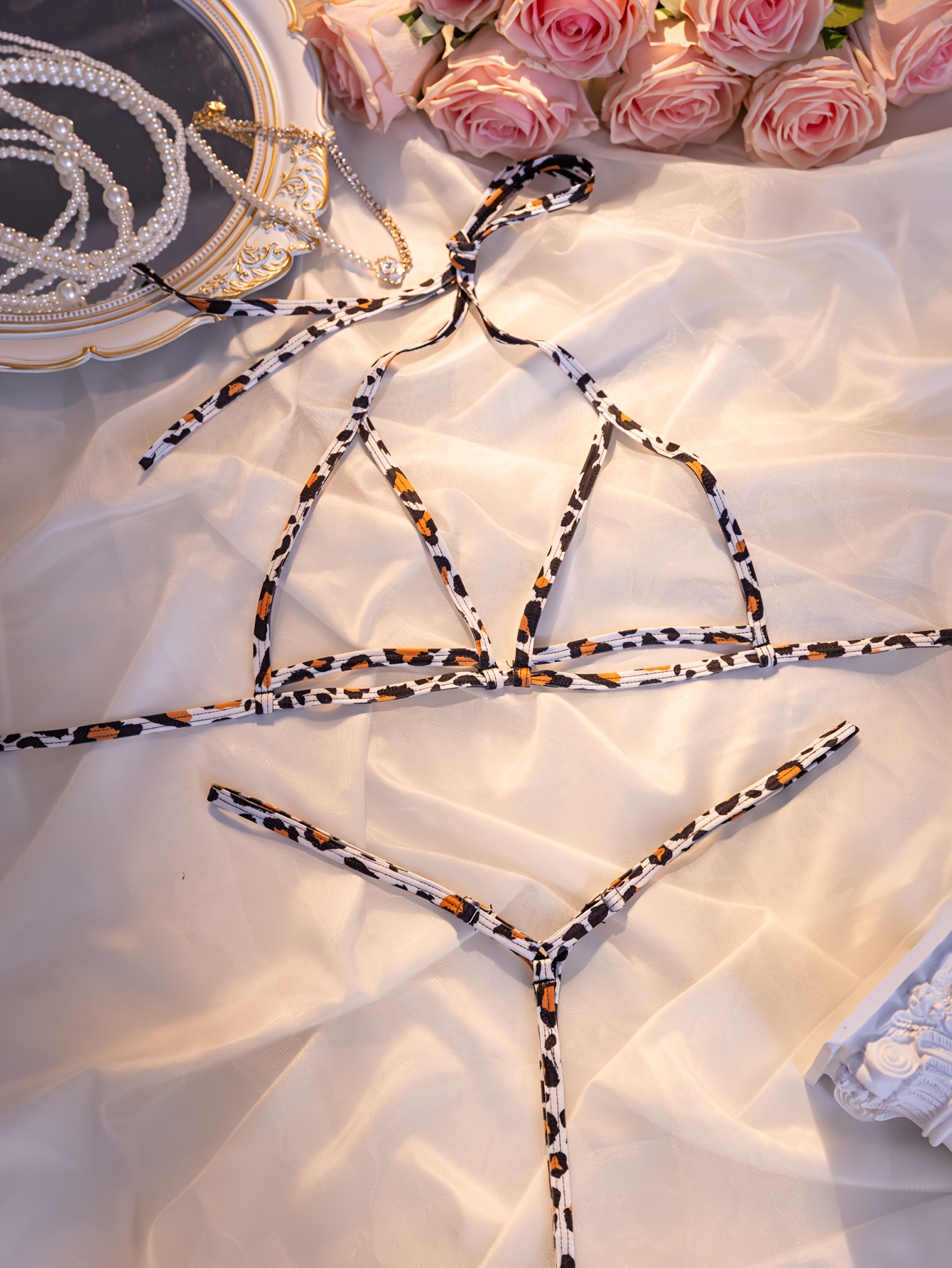 Western Style Sexy Leopard Print Hollow-Out Lace Bra and Thong Set for Women