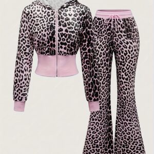 Women'S Set with Cropped Jacket in Leopard Print Velvet And Flared Pants | Distinctive Leopard Print Design, Perfect for Parties And Fashionable Events