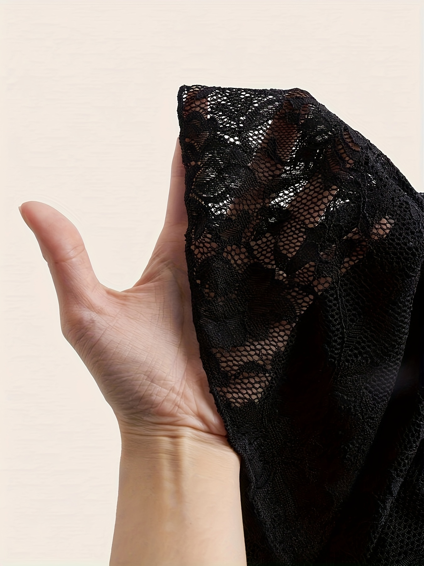 Low-waist Vacation-style Casual Sexy White Lace Ruffle Hem Mini Skirt with Safety Shorts to Prevent See-through. Spring/summer Women's Concert Tiered Wave-edge Mini Skirt, Fashionable Party Y2K A-line Ruffle Tiered Cake Skirt, Suitable for Vacation - Image 9