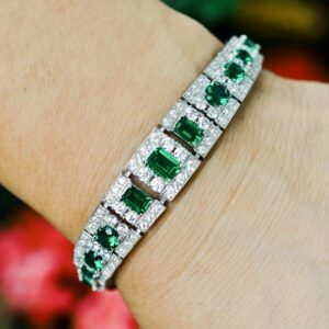 925 Silver Inlaid Green Radiant Cut Decorative Bracelet, Suitable for Women, Jewelry Decoration Art, Vintage Women's Fashion Jewelry, Christmas, Halloween Jewelry, The Best Gift for Wife Or Girlfriend, Unique Jewelry, Jewelry That Everyone Admires