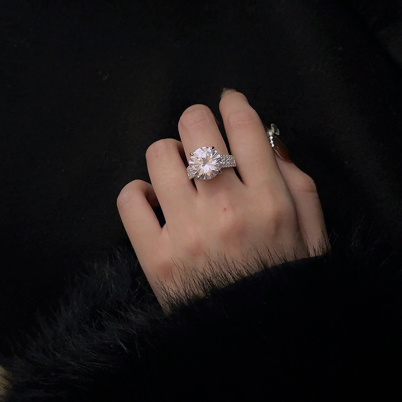 Luxury Elegant 10ct Moissanite Ring for Women 925 Sterling Silver Engagement Wedding Band, Music Festival/ Banquet Jewelry All Season Versatile Gift, Banquet Accessory, Sophisticated Band, Chic Accessory, Highquality Gemstone, Durable - Image 5