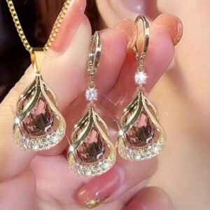 A Stylish And Elegant New Set of Geometric Earrings And Necklace Featuring Cat-Eye Stone Design, Perfect for Various Occasions Like Valentine'S Day, Weddings, Or Parties. This Exquisite Jewelry Set Makes a Memorable Gift.