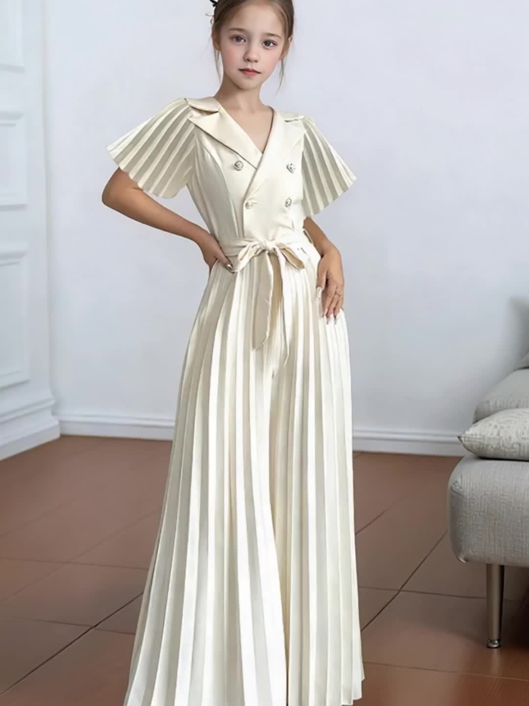 Spring/Summer Girls' Fashionable New Style: Cute, Elegant, Artistic, and Gentle Design. Versatile and Stylish Solid-Color Button-Decorated Lapel with Ruffled Sleeves and Pleated Romper. Includes a Matching Belt. Suitable for Spring Outings - Image 7