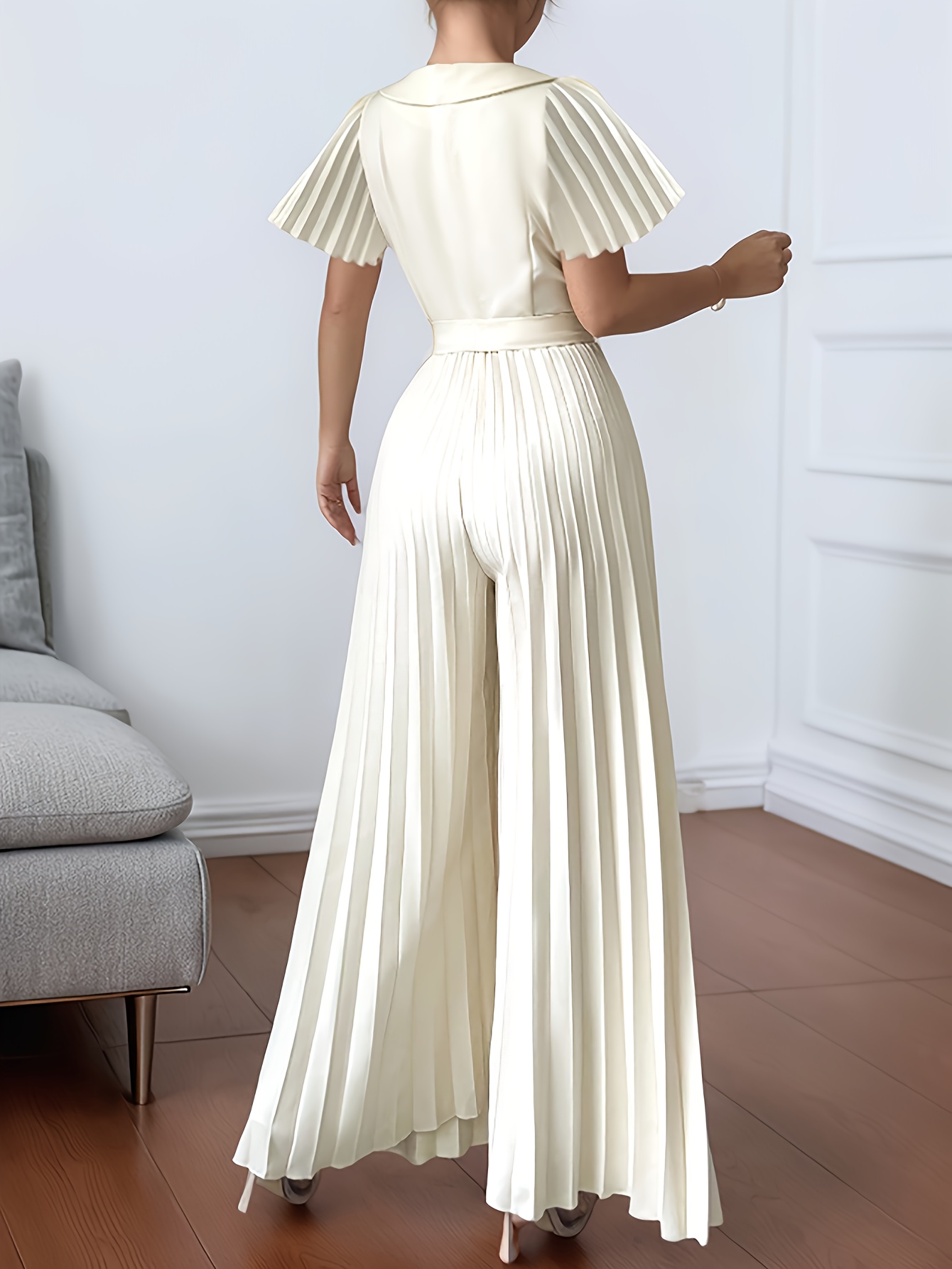 Spring/Summer Girls' Fashionable New Style: Cute, Elegant, Artistic, and Gentle Design. Versatile and Stylish Solid-Color Button-Decorated Lapel with Ruffled Sleeves and Pleated Romper. Includes a Matching Belt. Suitable for Spring Outings - Image 3