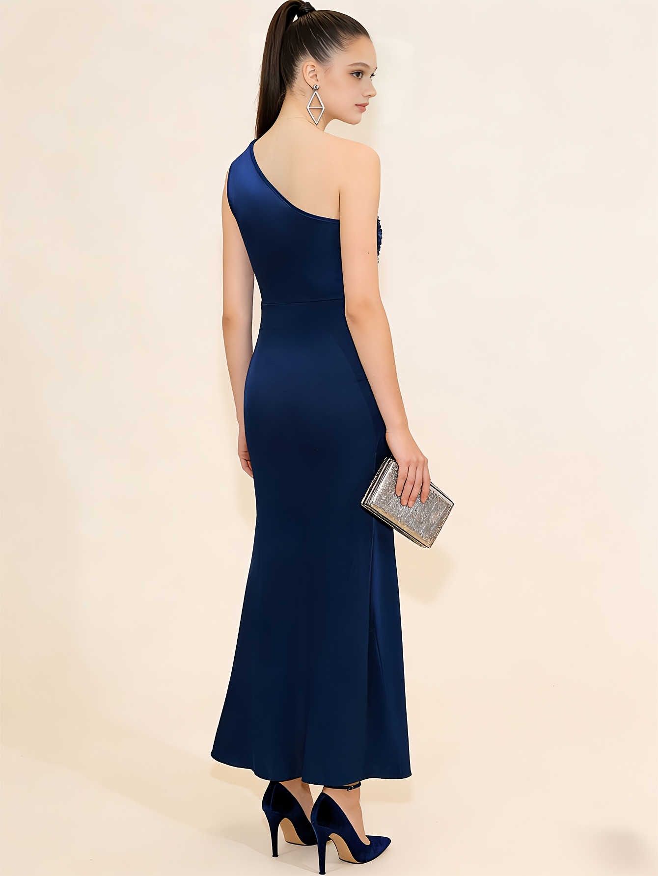 A Chic And Glamorous Dress for Young, Featuring a Single Shoulder And a High Slit That Flatters The Figure, Perfect for Teenager Ceremony Hosts., for Teenager, For Teenager - Image 3