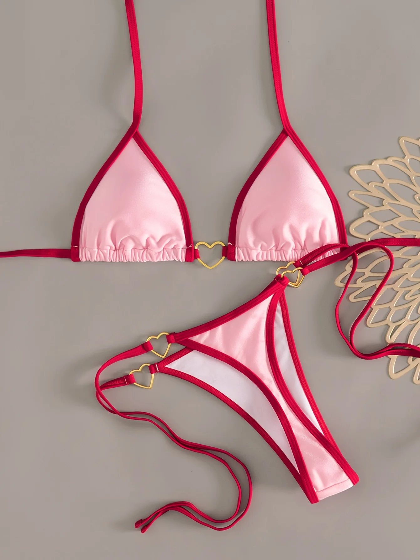 New Spring And Summer Color-Blocked Bikini Set with a Halter Neck And Heart-Shaped Ring Decoration, Perfect for Cute Beach Vacation Outfits