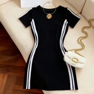 Women'S And Comfortable Short-Sleeve Dress with Round Neck And Decorative Straps.