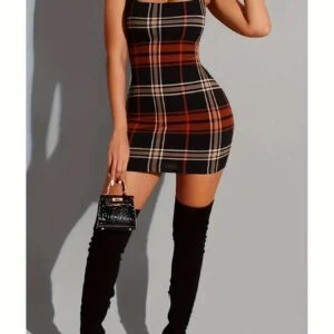 Women'S Fitted Checkered Dress with a Square Neckline