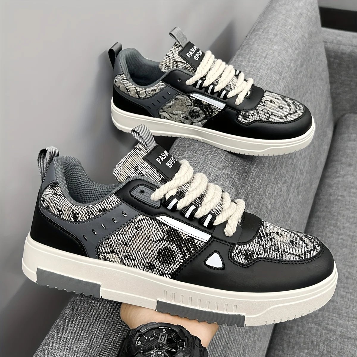 Men'S Stylish And Trendy Street Sneakers with Random Prints, Perfect for Everyd…