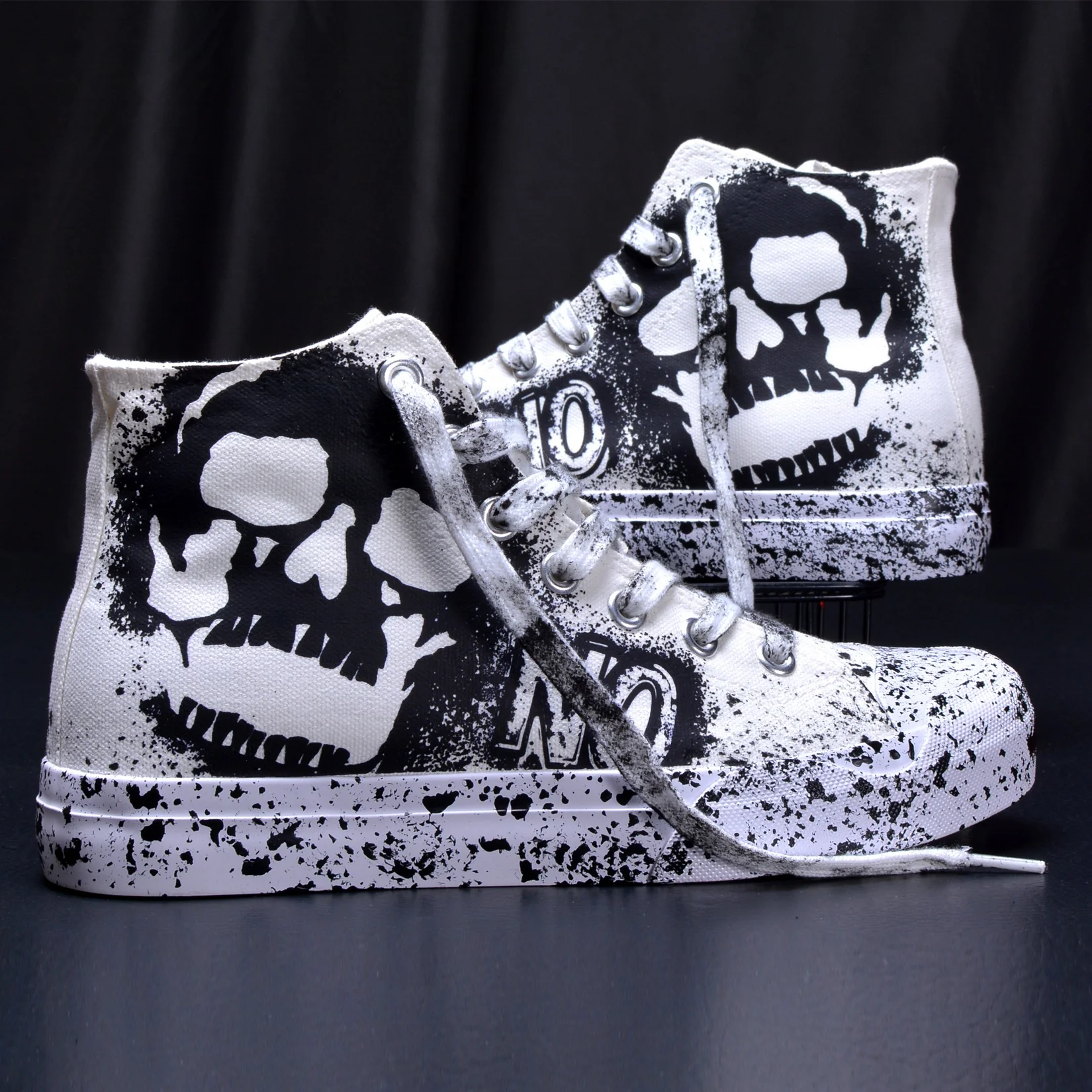 Men'S High-Top Canvas Shoes with a Skull Design, Featuring Hand-Painted Graffit…